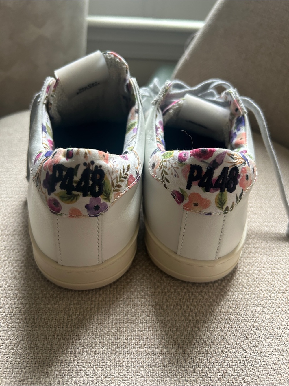 NWOT P448 Johnre-W Floral Sneakers with Floral Collar and Gray Laces size 37